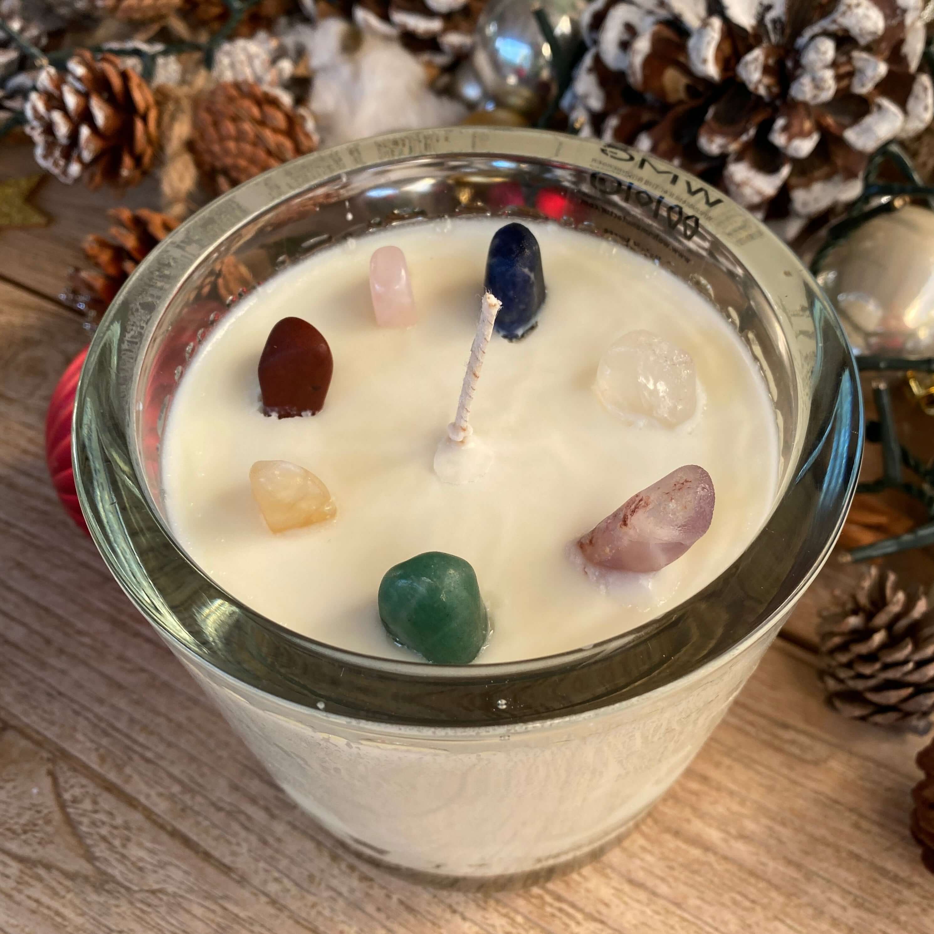 Harmonizing soy candles with chakra stones – for an environmentally friendly feel-good atmosphere